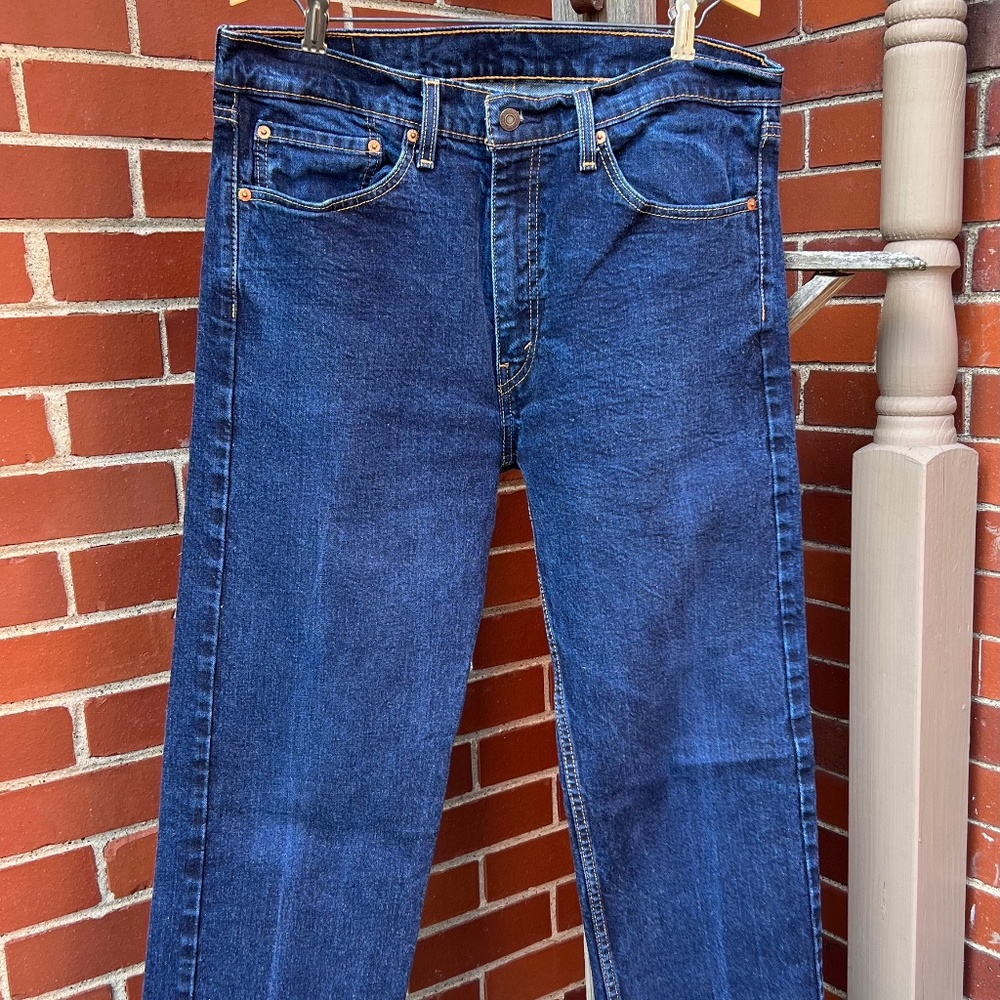 Men's classic Levi, 505 jeans, size 36/34, dark navy color